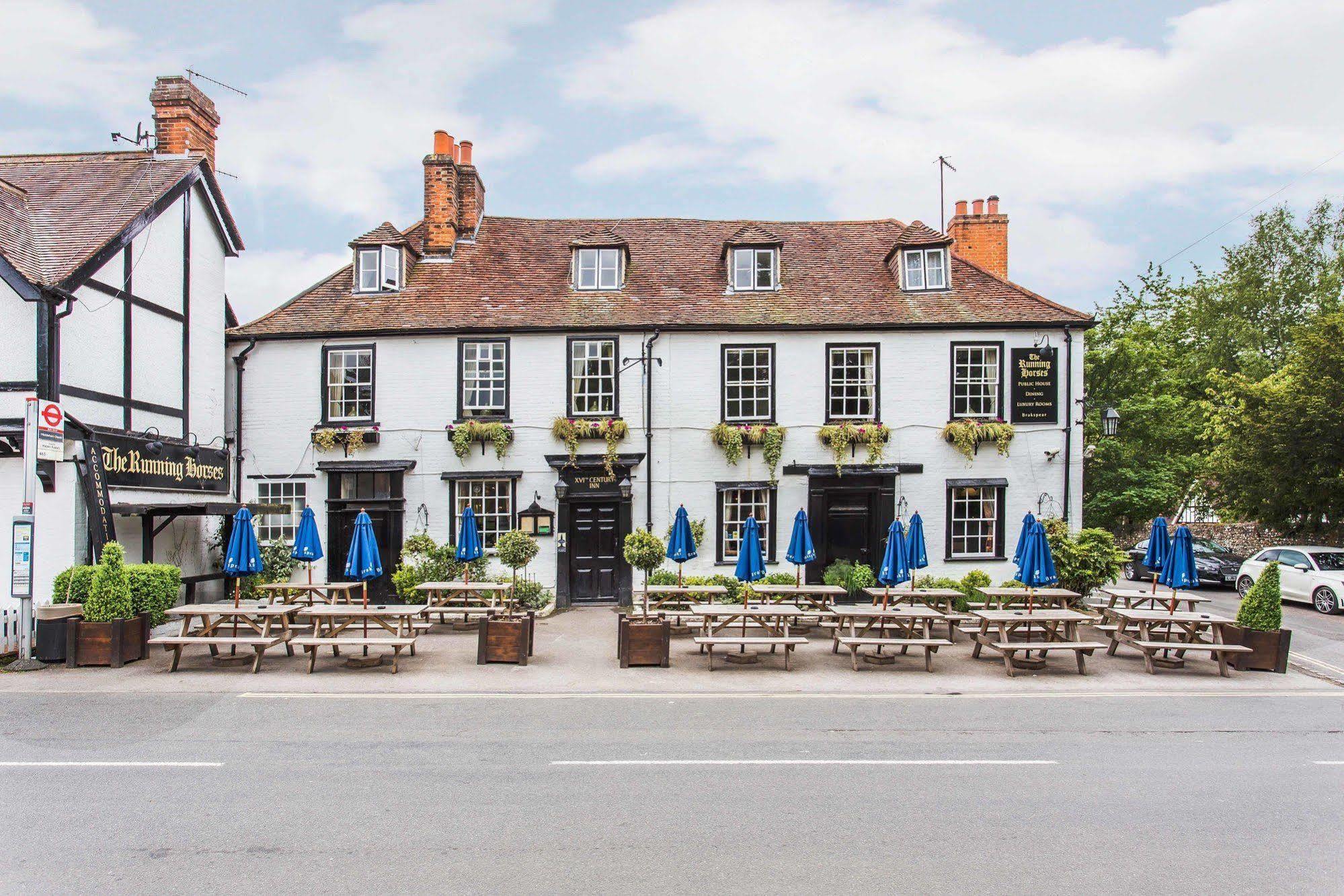 The Running Horses Hotel Mickleham Exterior foto